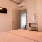 Maria Pf Vilă Nydri (Lefkada)